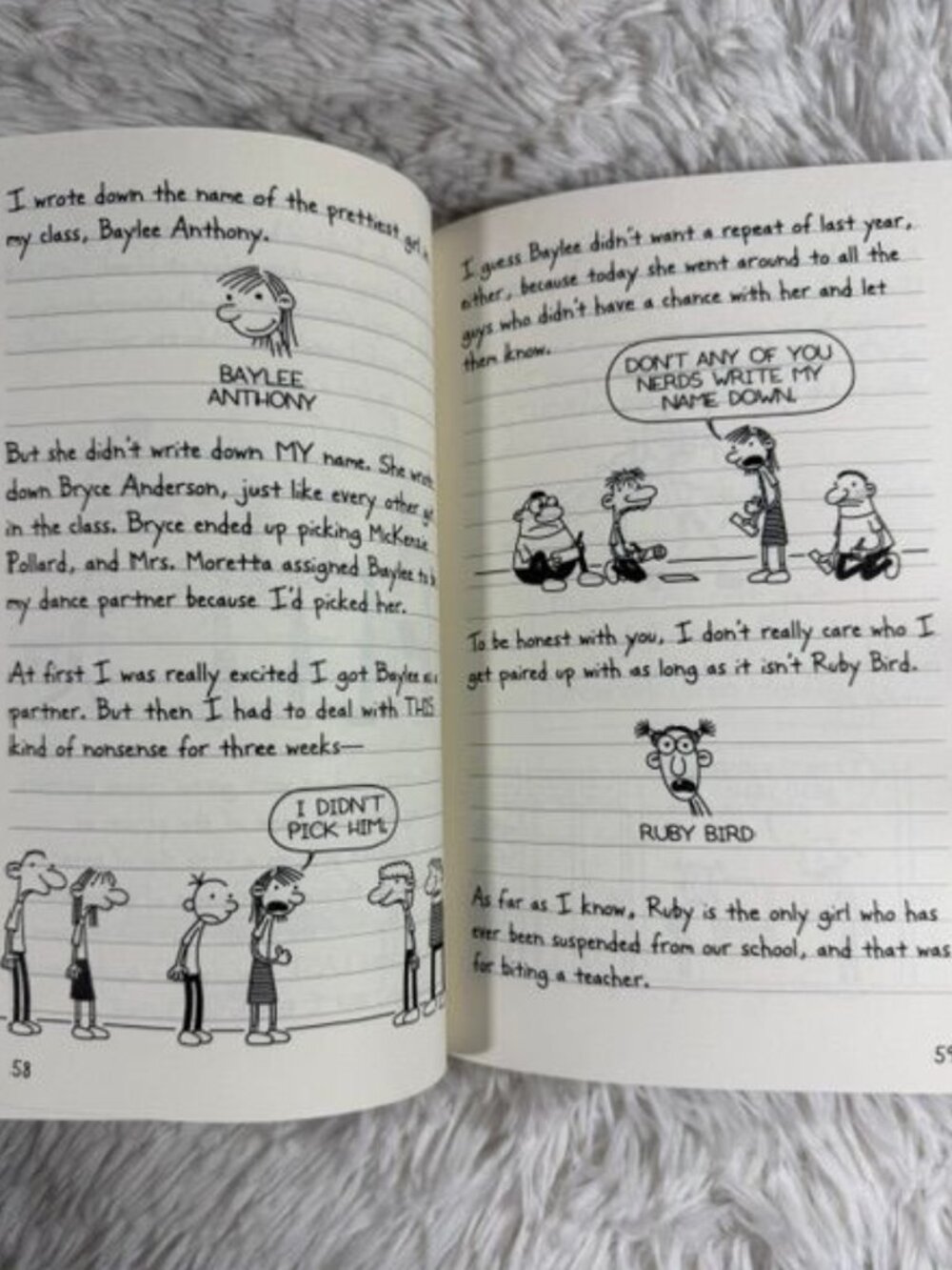 Set of 2 Diary of a Wimpy Kid The Third Wheel #7 Hard Luck #8 Books Set - Picture 4 of 15